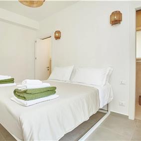 4 bedroom villa with pool, Castellammare del Golfo, sleeps 8-10